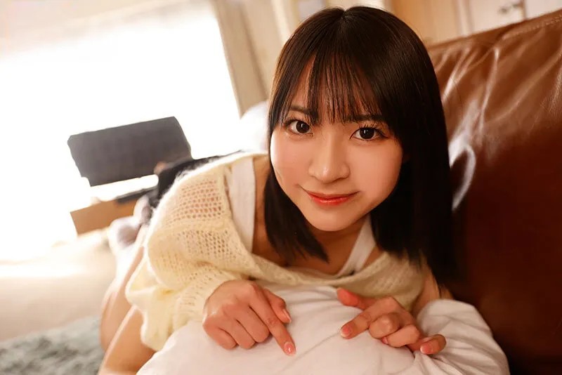 Chị gái lần đầu có thằng bồ còn nhiều ngỡ ngàng nên mượn củ khoải thằng em tập trước